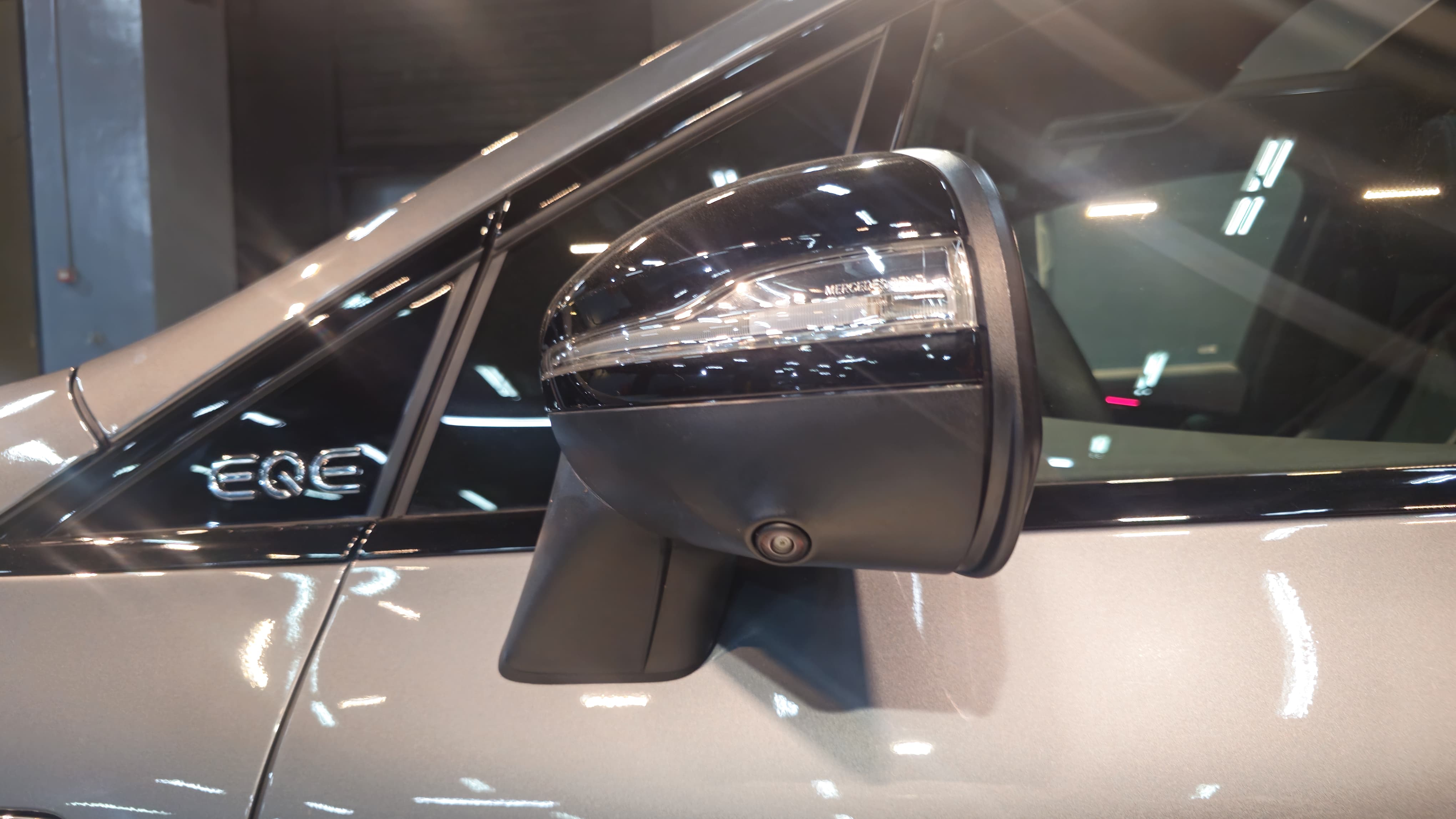 Mercedes EQE 300 2025